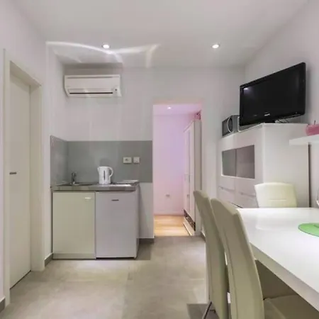 Apartment Sweet Cherry *